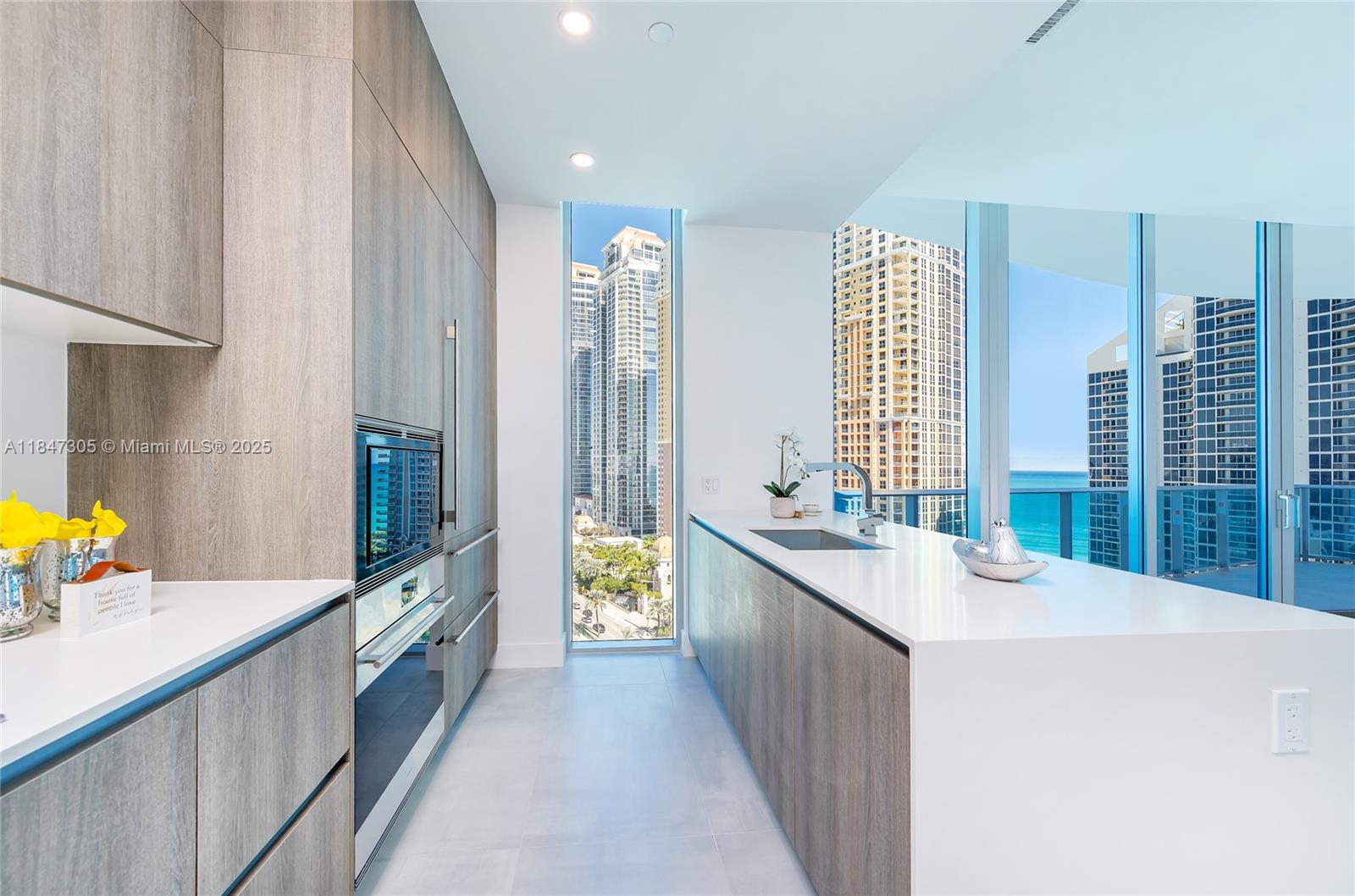 See details 1605 2 / 3 1685 sq. ft. $ 2025-07-25 0 Photo