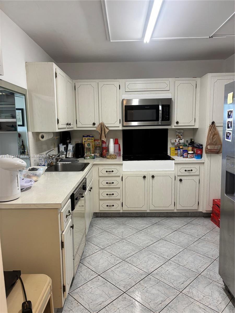 Photo of 427 Golden Isles Dr #12B, Hallandale Beach, Florida, 33009 -