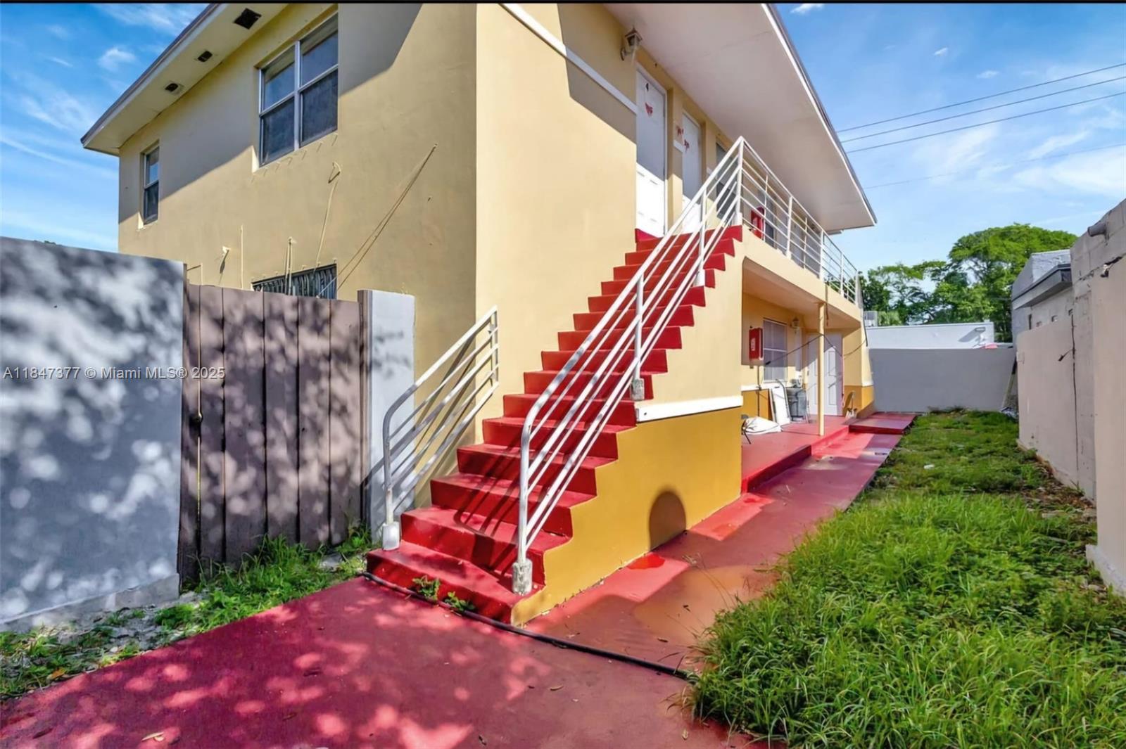 See details / 2852 sq. ft. $ 2025-07-25 0 Photo