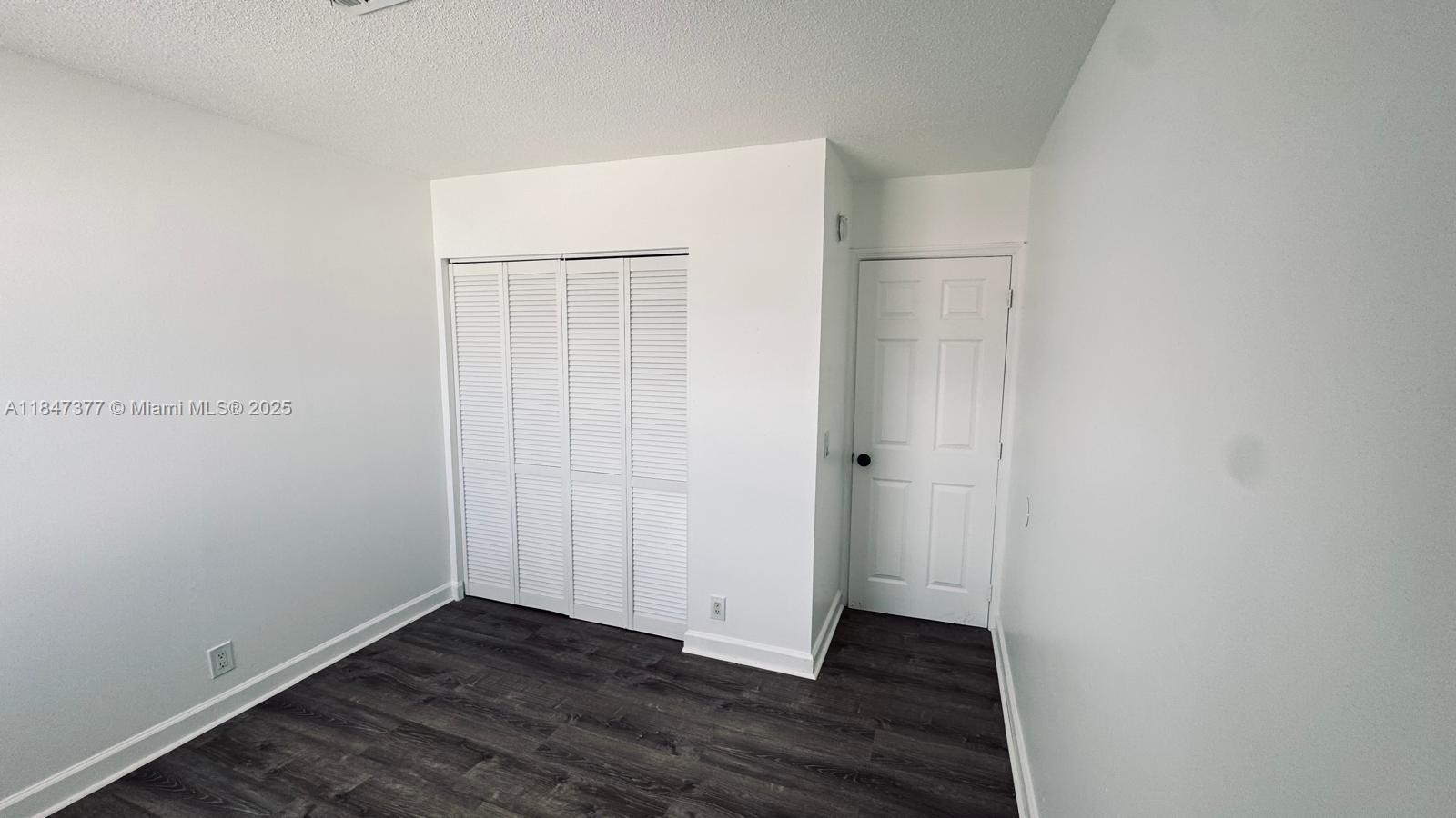 See details / 2852 sq. ft. $ 2025-07-25 0 Photo