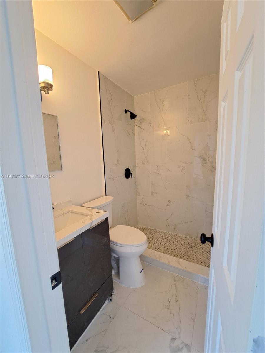 See details / 2852 sq. ft. $ 2025-07-25 0 Photo