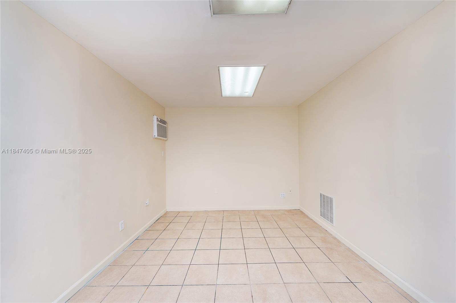 See details 106 / sq. ft. $ 2025-07-26 0 Photo
