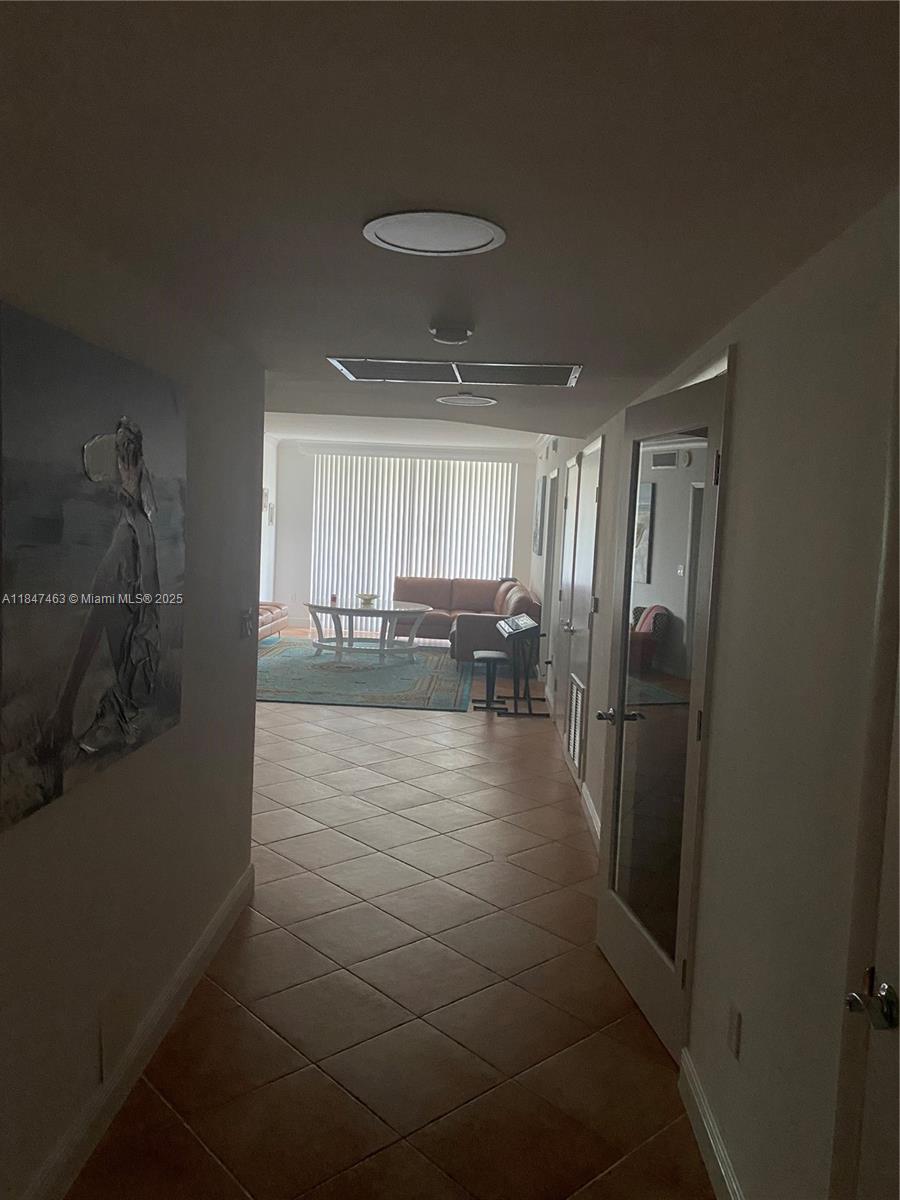 See details 408 3 / 3 1571 sq. ft. $ 2025-07-26 0 Photo