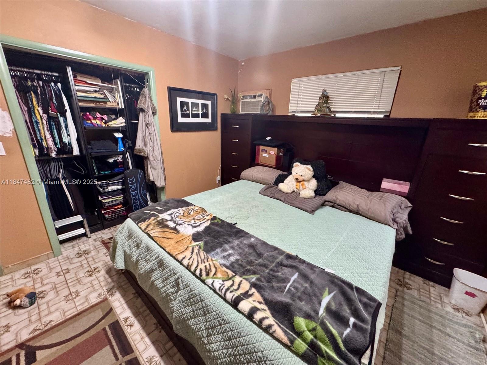 See details / 2600 sq. ft. $ 2025-07-26 0 Photo