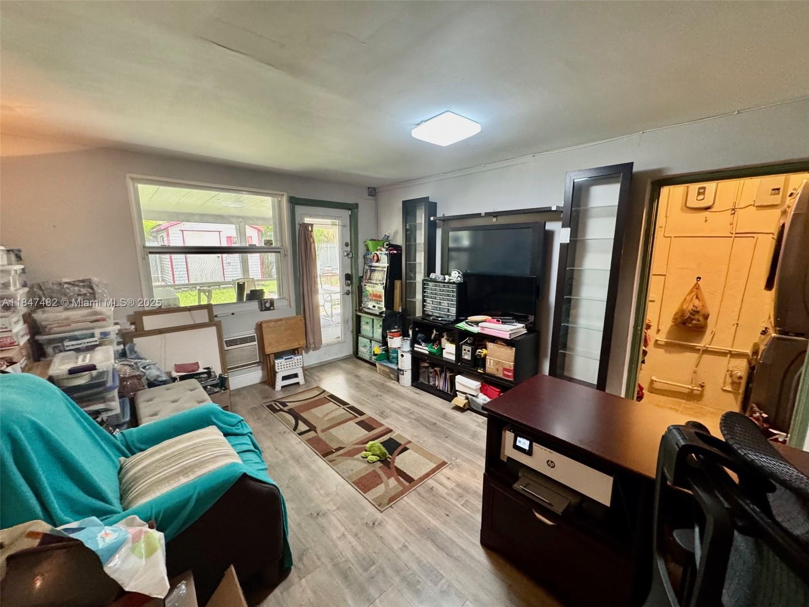 See details / 2600 sq. ft. $ 2025-07-26 0 Photo