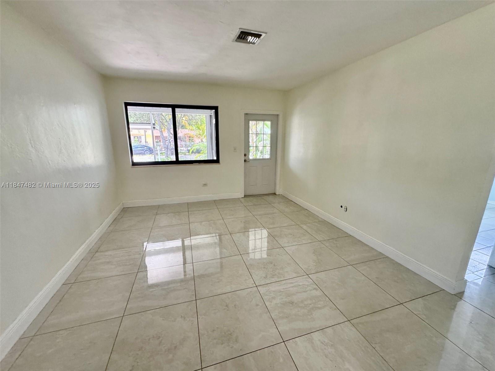 See details / 2600 sq. ft. $ 2025-07-26 0 Photo