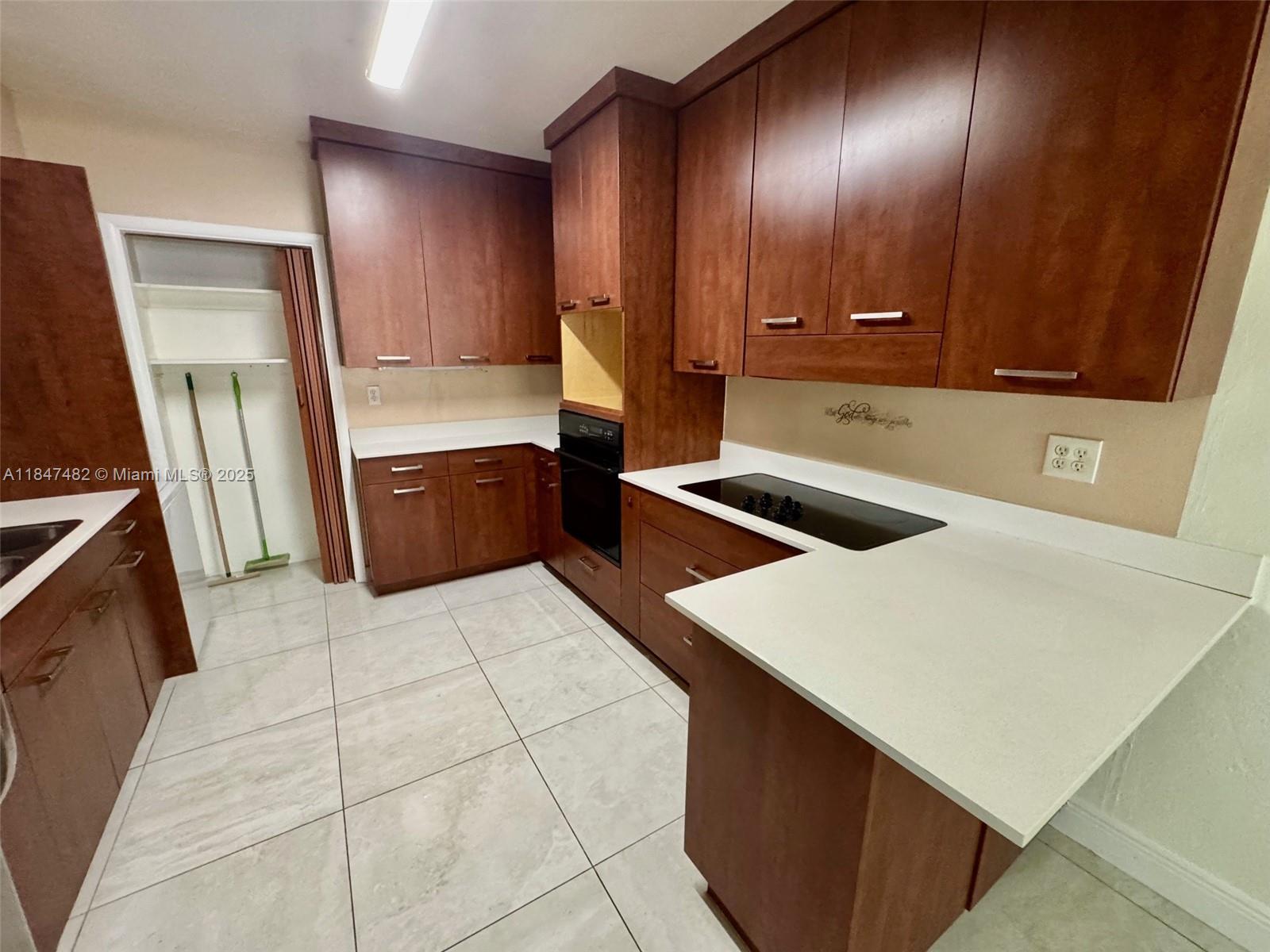See details / 2600 sq. ft. $ 2025-07-26 0 Photo