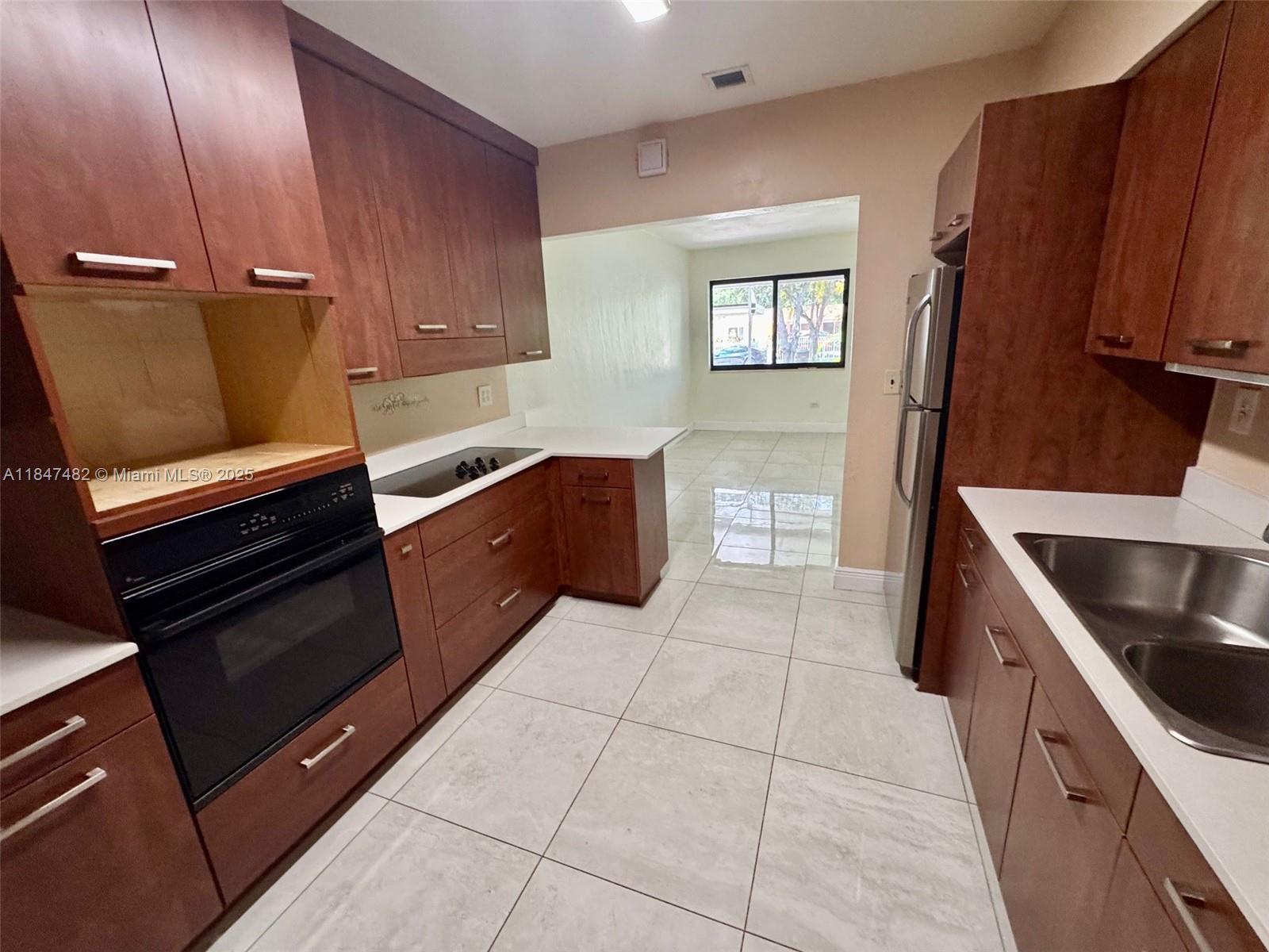 See details / 2600 sq. ft. $ 2025-07-26 0 Photo
