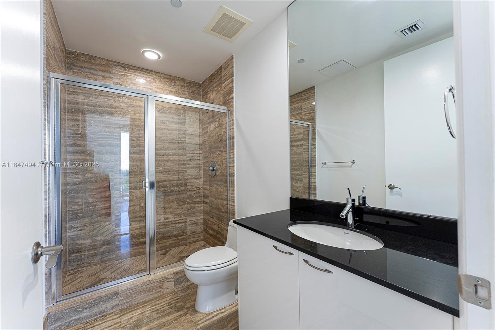 See details 2805 2 / 2 1435 sq. ft. $ 2025-10-14 0 Photo