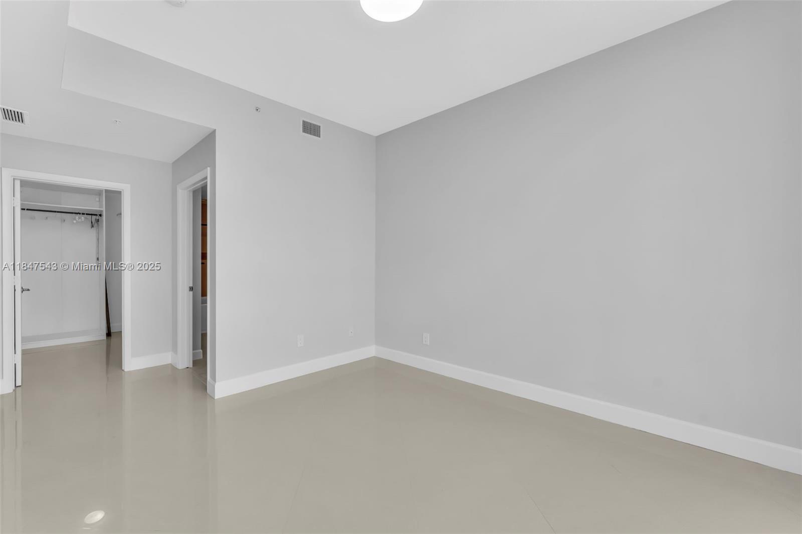 Photo of 1945 Ocean Dr  #1512, Hallandale Beach, Florida, 33009 - 