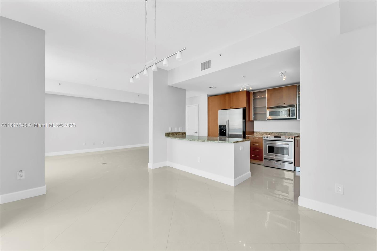 Photo of 1945 Ocean Dr #1512, Hallandale Beach, Florida, 33009 -