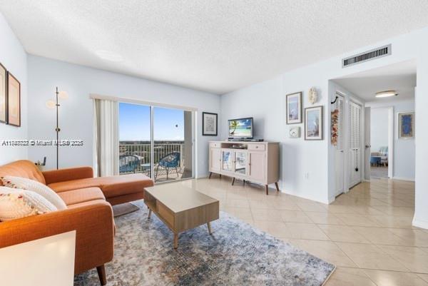 See details 910 2 / 2 1164 sq. ft. $ 2025-07-27 0 Photo