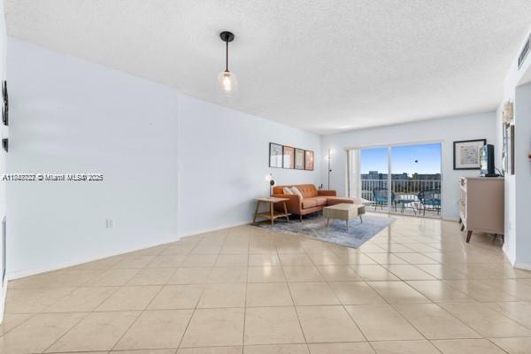 See details 910 2 / 2 1164 sq. ft. $ 2025-07-27 0 Photo