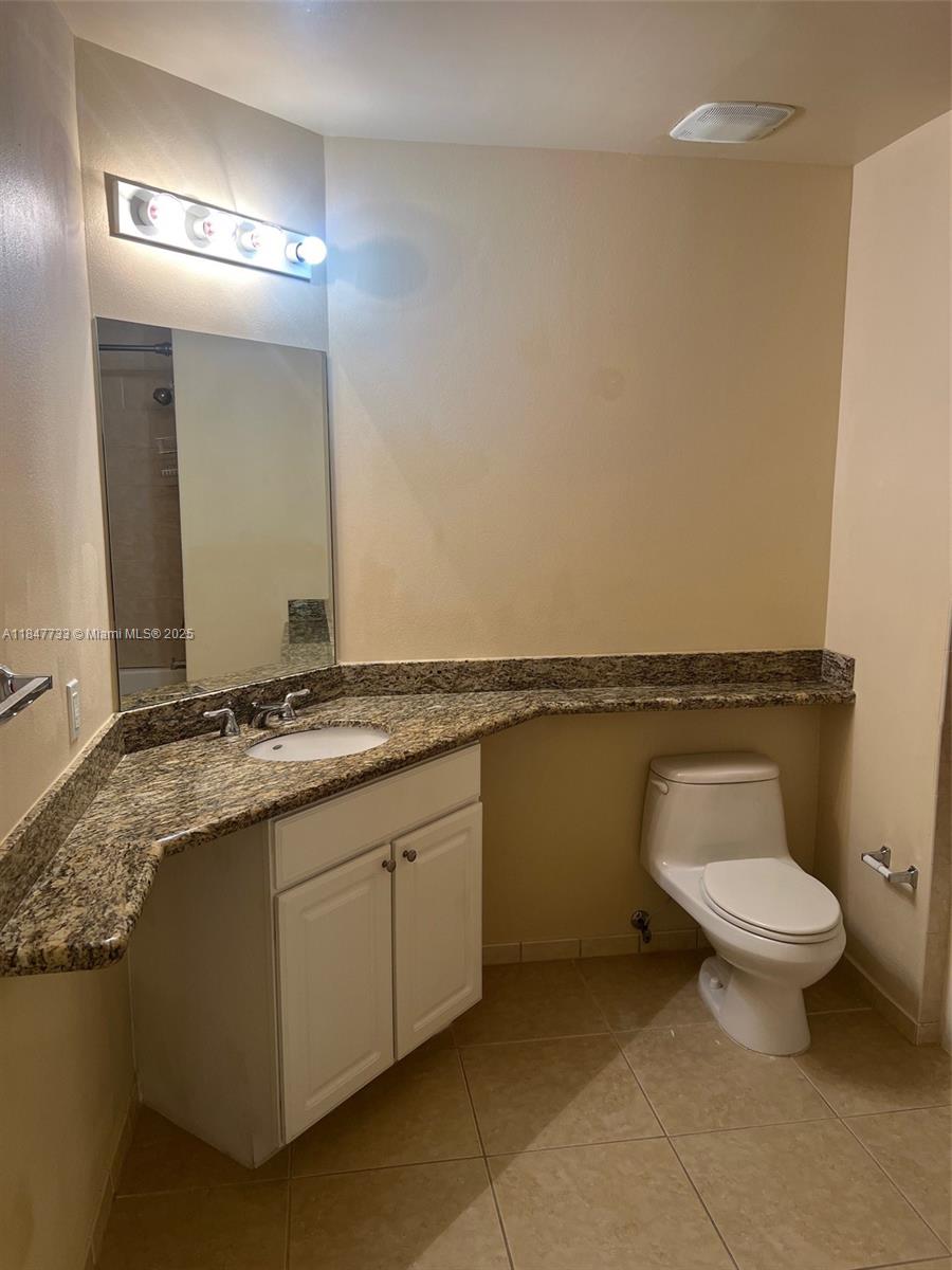 Photo of 3001 185th St  #218, Aventura, Florida, 33180 - 