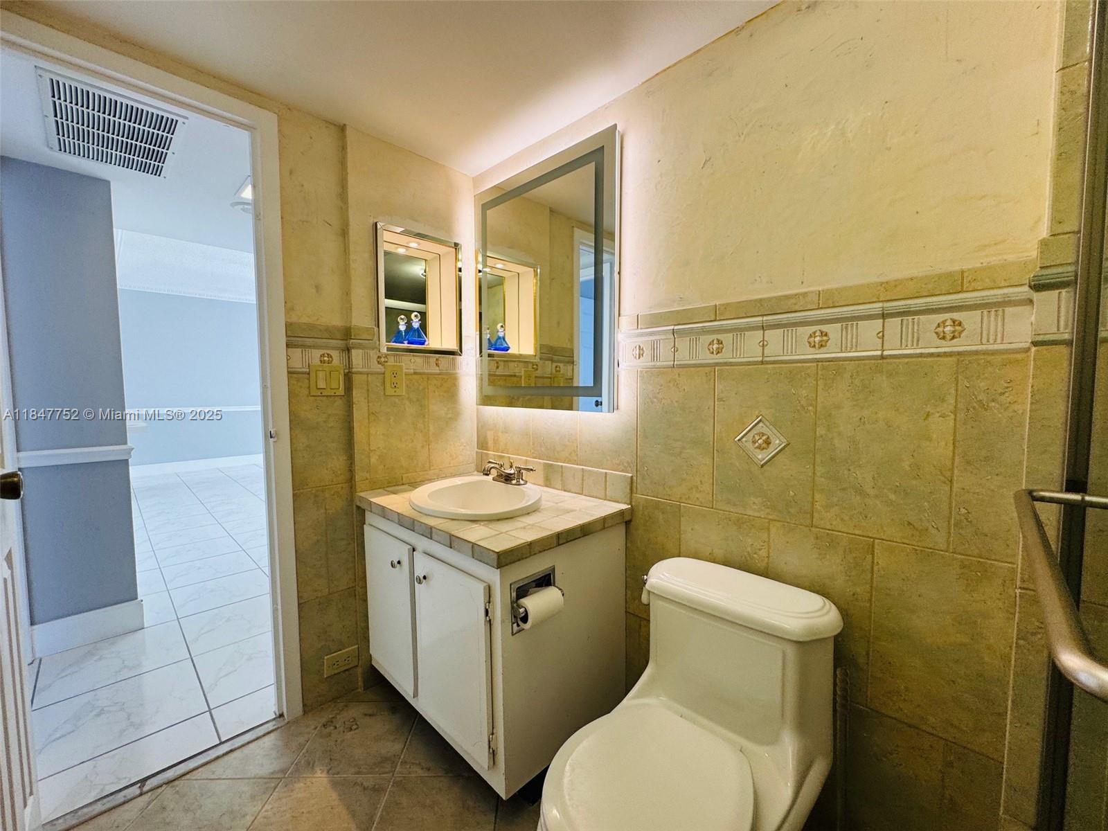 Photo of 3625 Country Club Dr  #2009, Aventura, Florida, 33180 - 