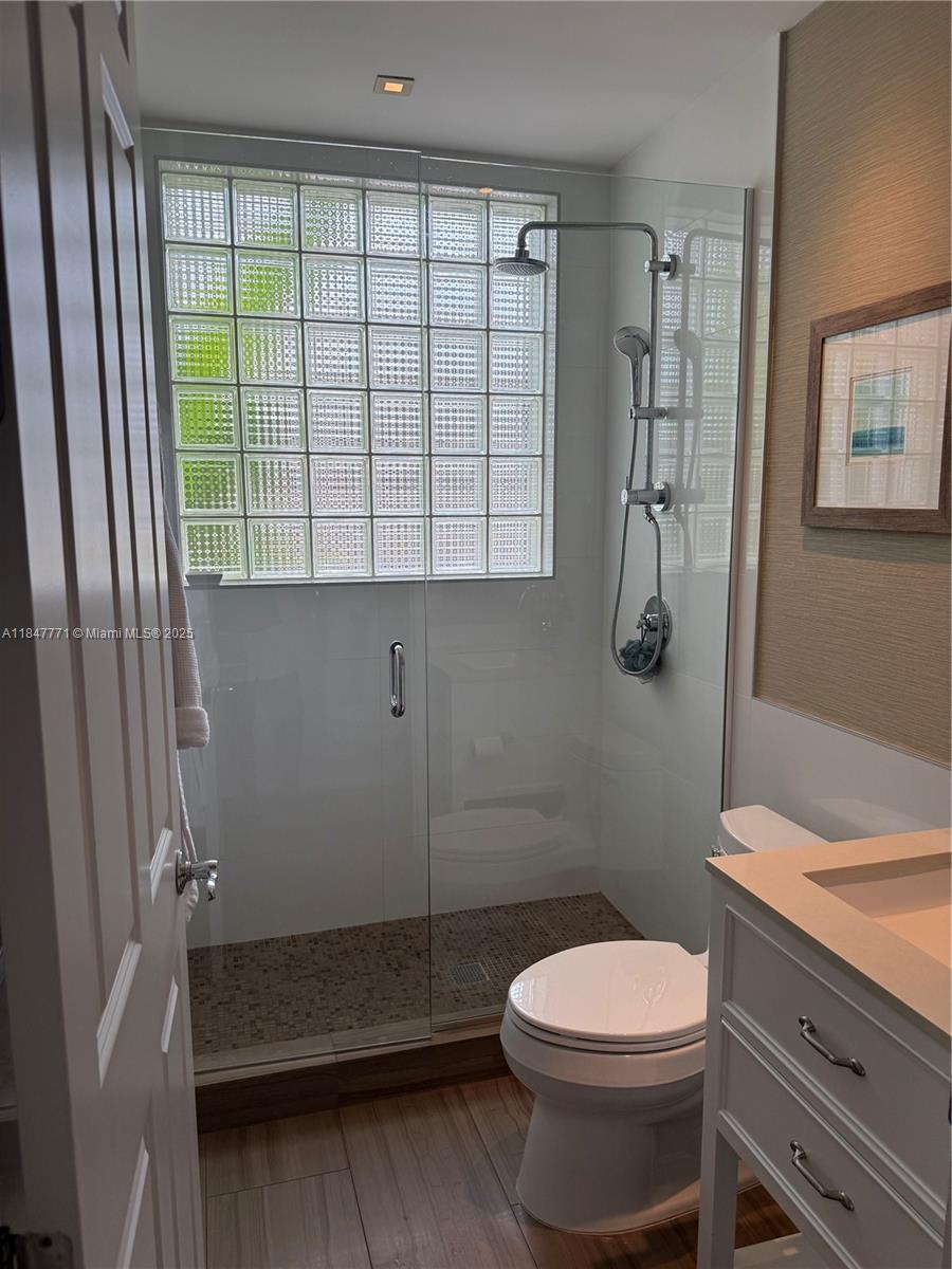 Photo of 3277 212th St  (3277), Aventura, Florida, 33180 - 1st floor full bathroom
