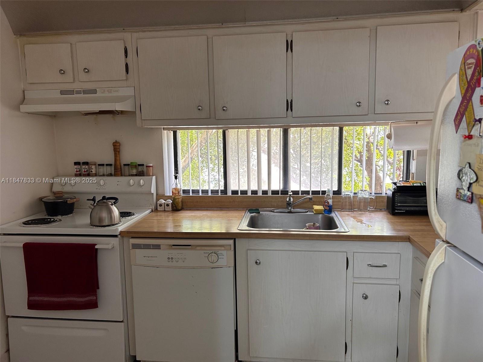 Photo of 16909 Bay Rd  #320, Sunny Isles Beach, Florida, 33160 - 