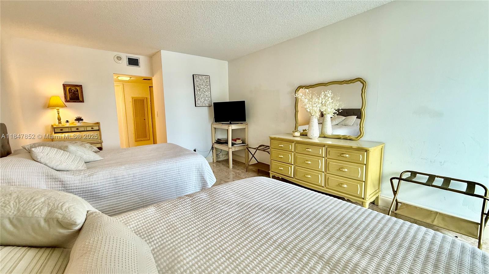 See details 429 2 / 2 1331 sq. ft. $ 2025-07-27 0 Photo