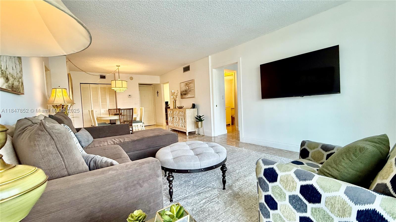 See details 429 2 / 2 1331 sq. ft. $ 2025-07-27 0 Photo