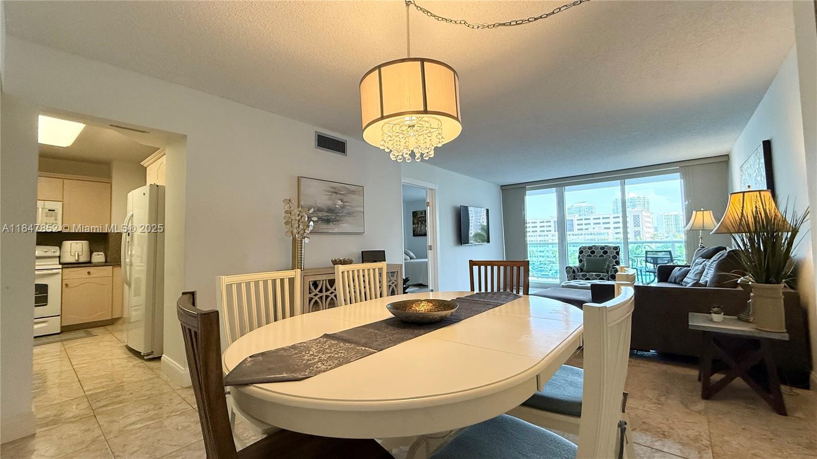 See details 429 2 / 2 1331 sq. ft. $ 2025-07-27 0 Photo