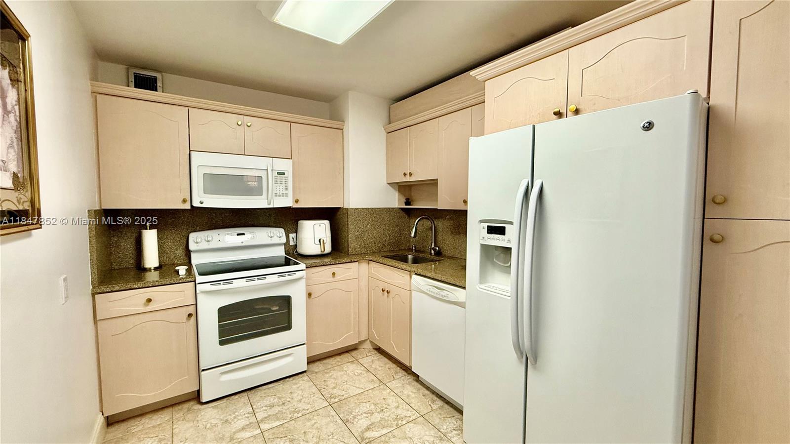 See details 429 2 / 2 1331 sq. ft. $ 2025-07-27 0 Photo