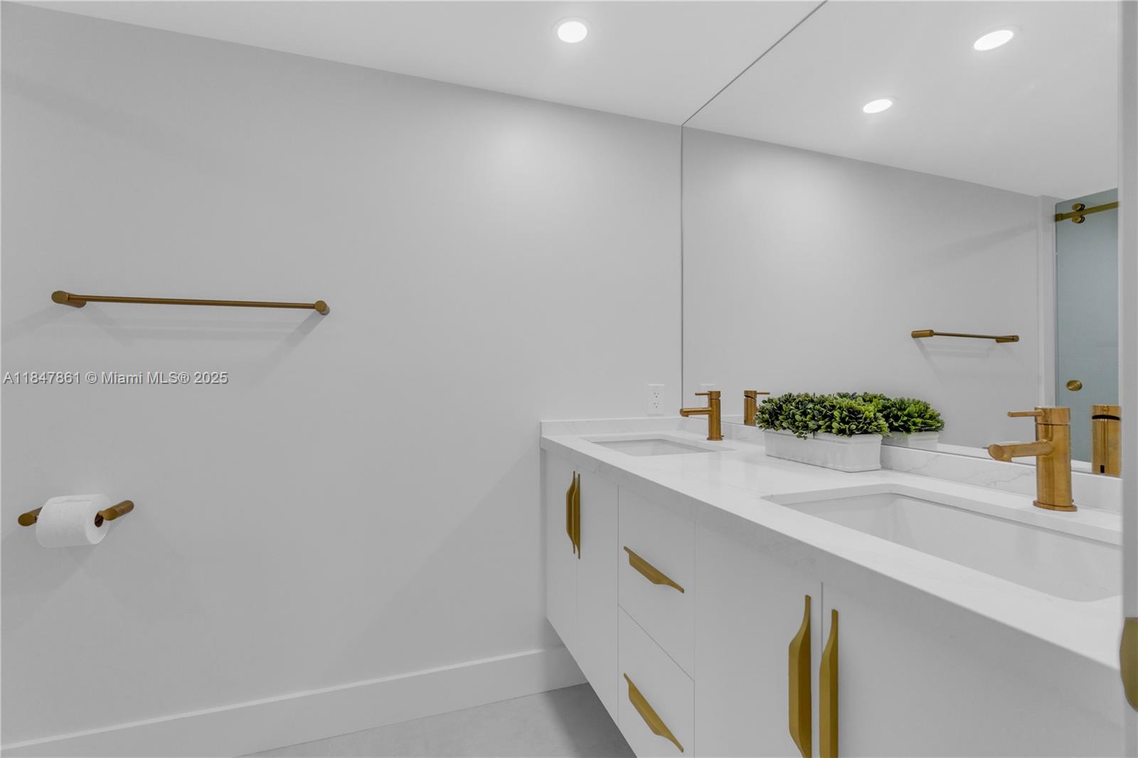 Photo of 1201 Ocean Dr  #507S, Hollywood, Florida, 33019 - 