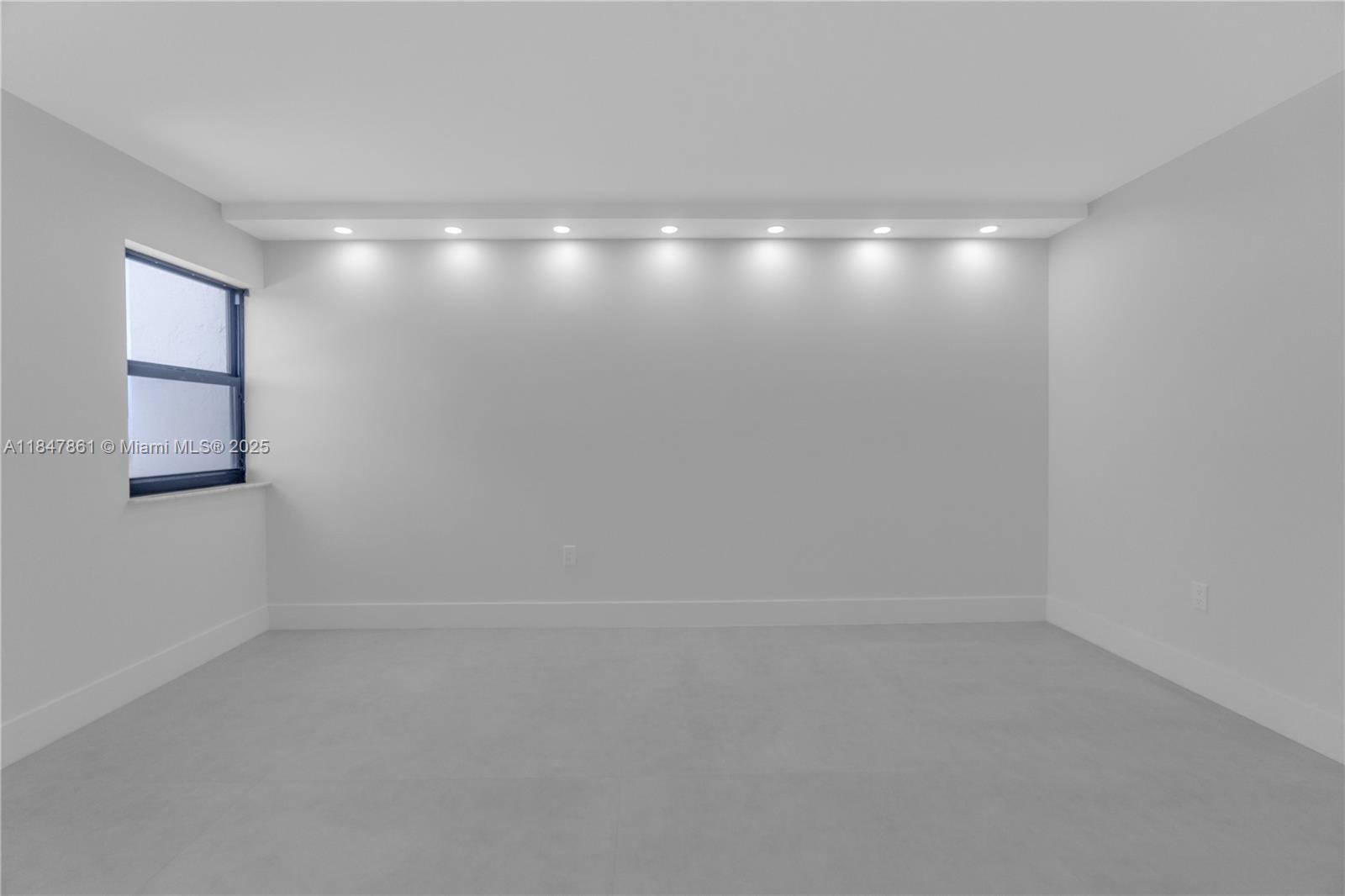 Photo of 1201 Ocean Dr  #507S, Hollywood, Florida, 33019 - 