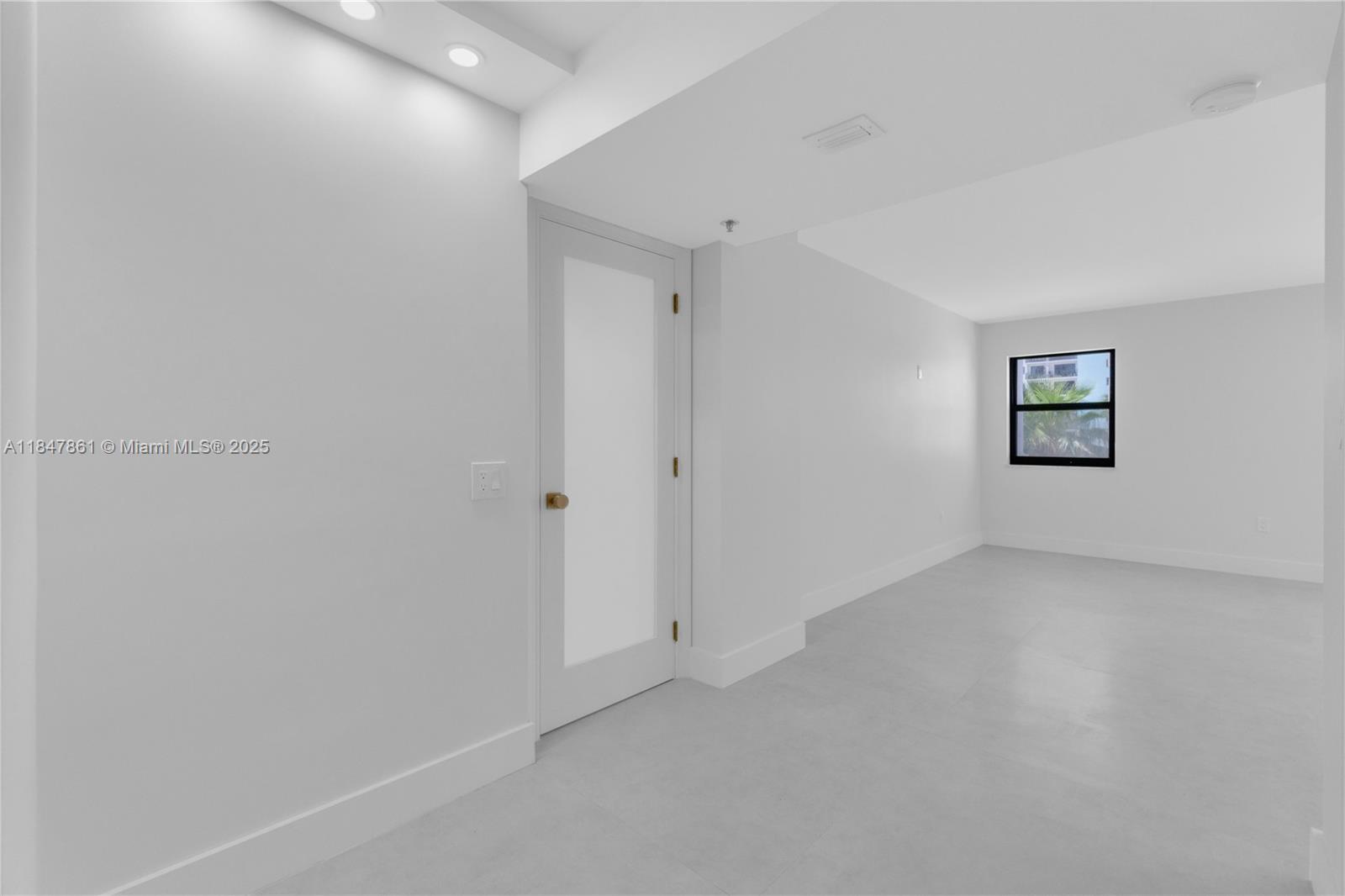 Photo of 1201 Ocean Dr  #507S, Hollywood, Florida, 33019 - 