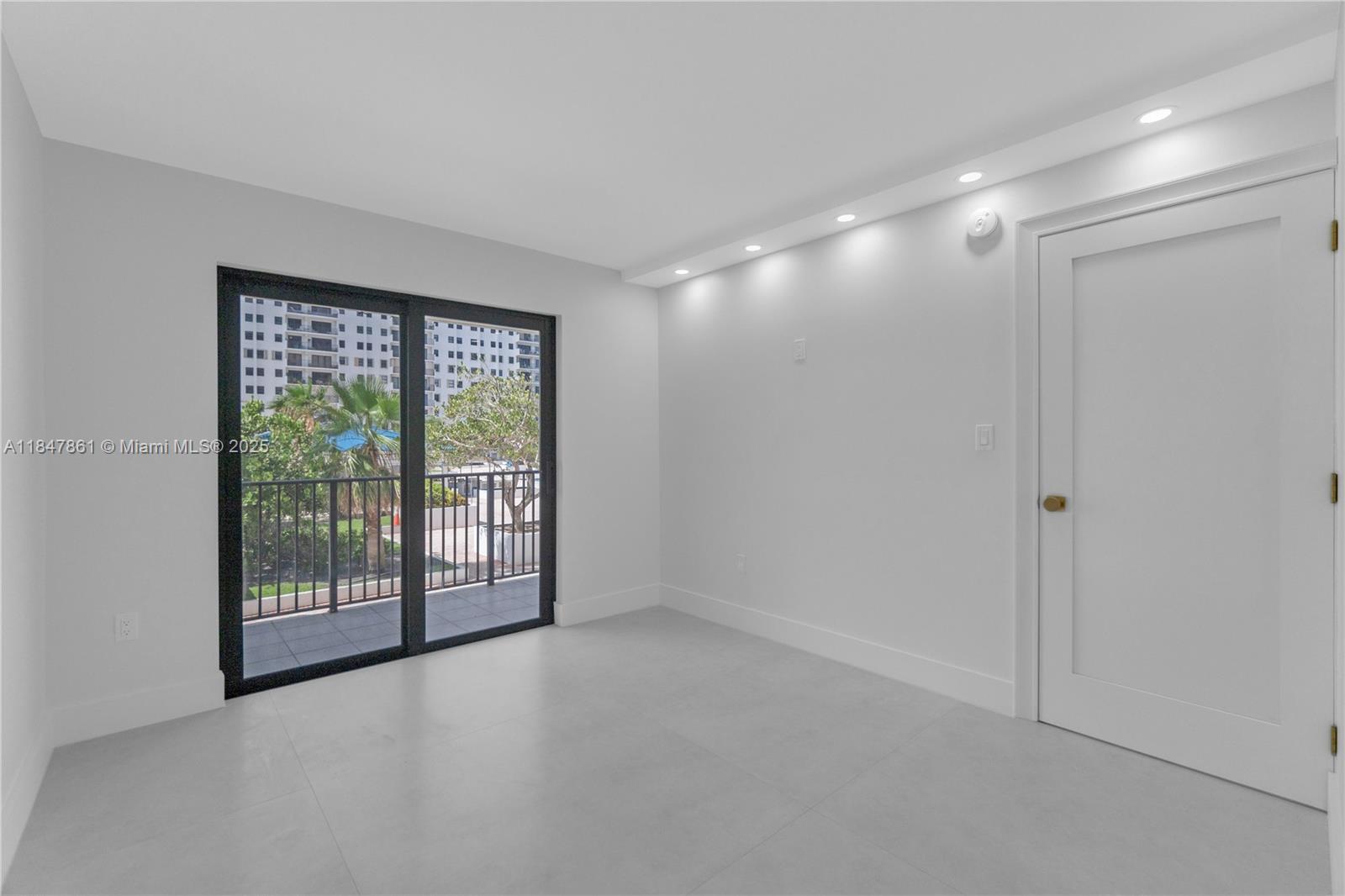 Photo of 1201 Ocean Dr  #507S, Hollywood, Florida, 33019 - 