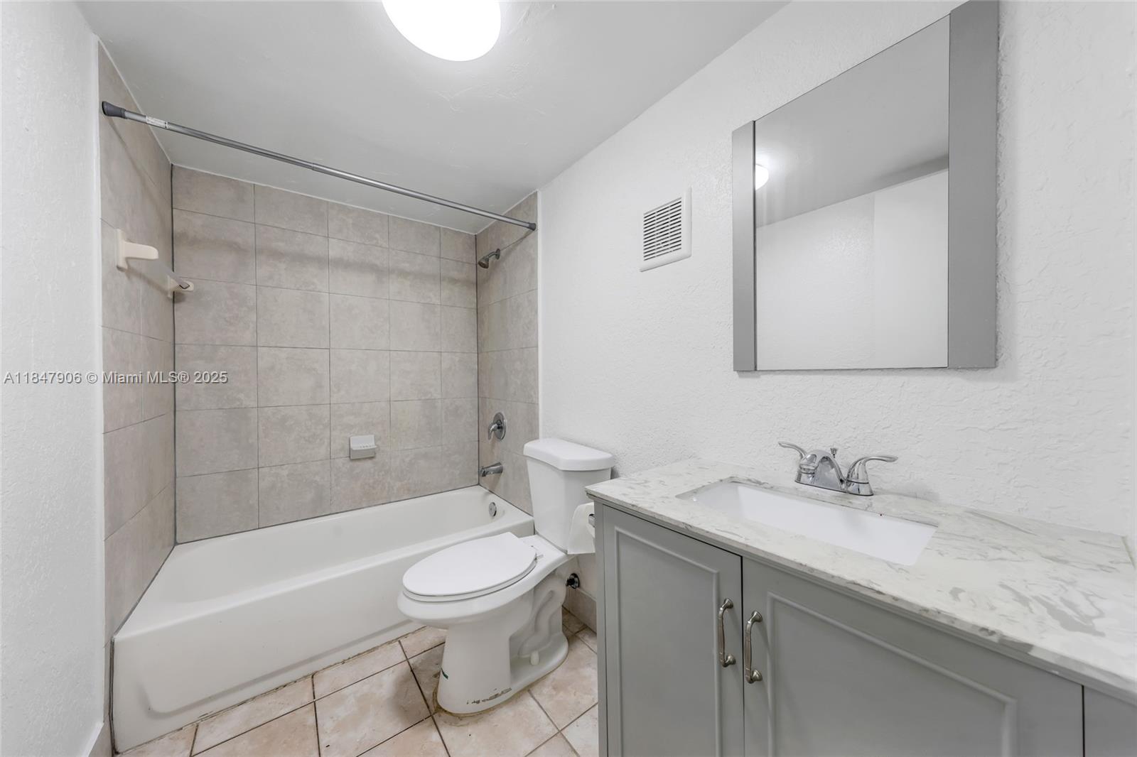 See details / 4243 sq. ft. $ 2025-07-28 0 Photo