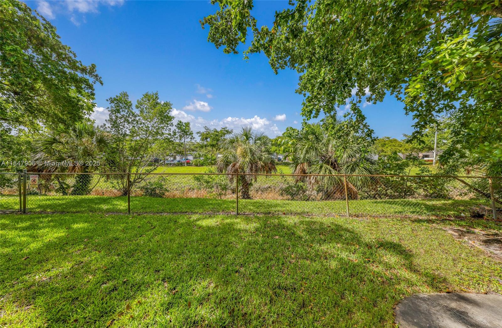 See details / 4243 sq. ft. $ 2025-07-28 0 Photo