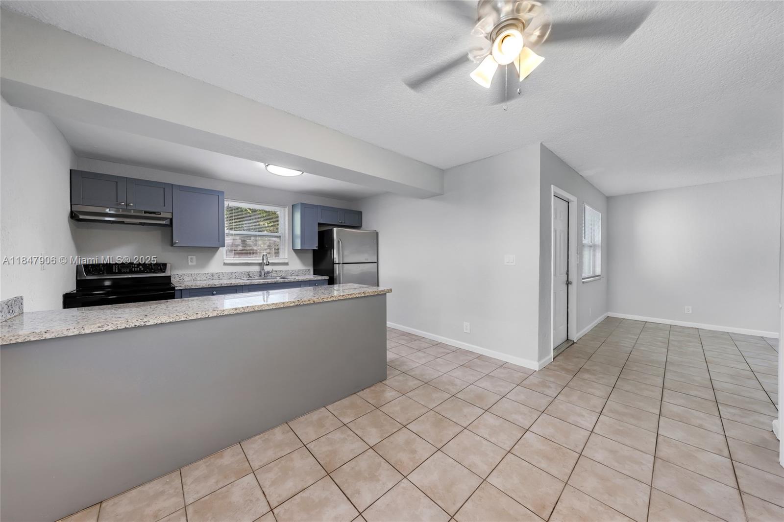 See details / 4243 sq. ft. $ 2025-07-28 0 Photo