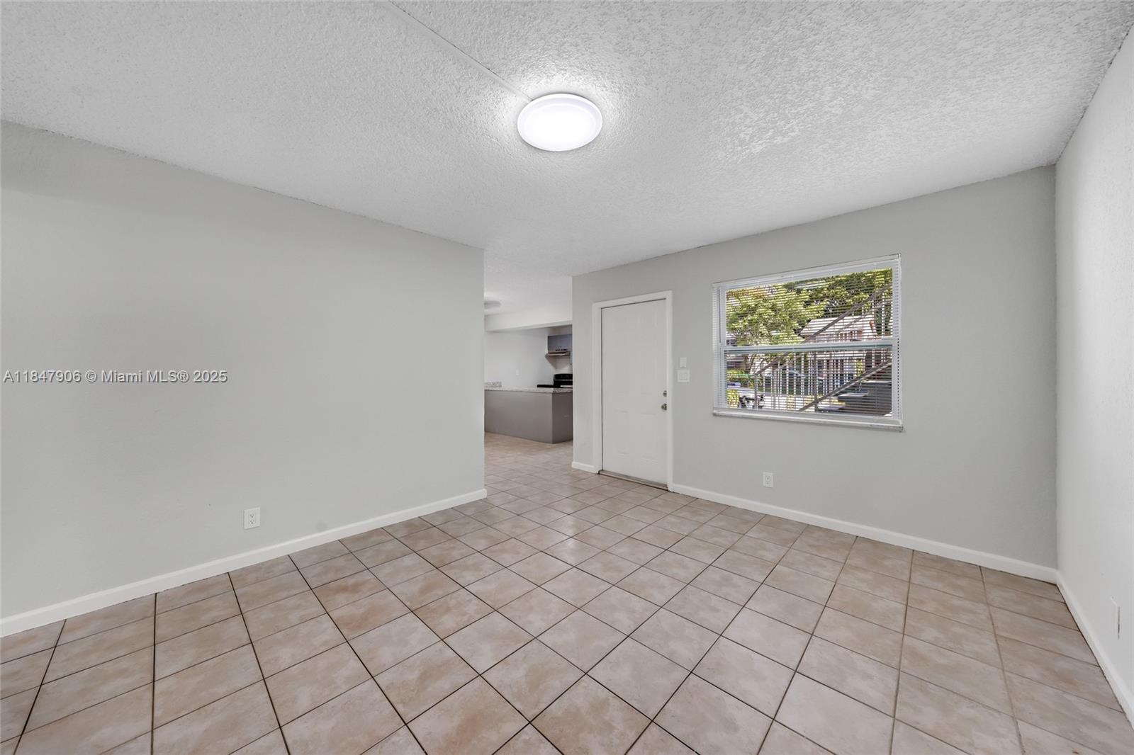 See details / 4243 sq. ft. $ 2025-07-28 0 Photo