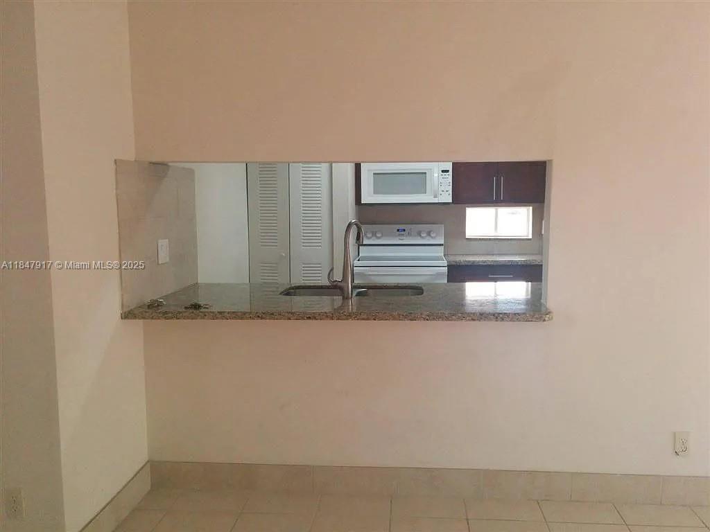 See details / 2735 sq. ft. $ 2025-07-28 0 Photo