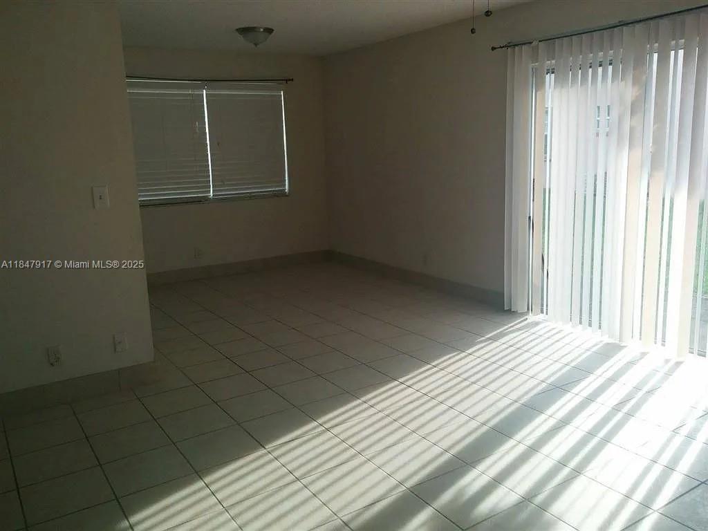See details / 2735 sq. ft. $ 2025-07-28 0 Photo
