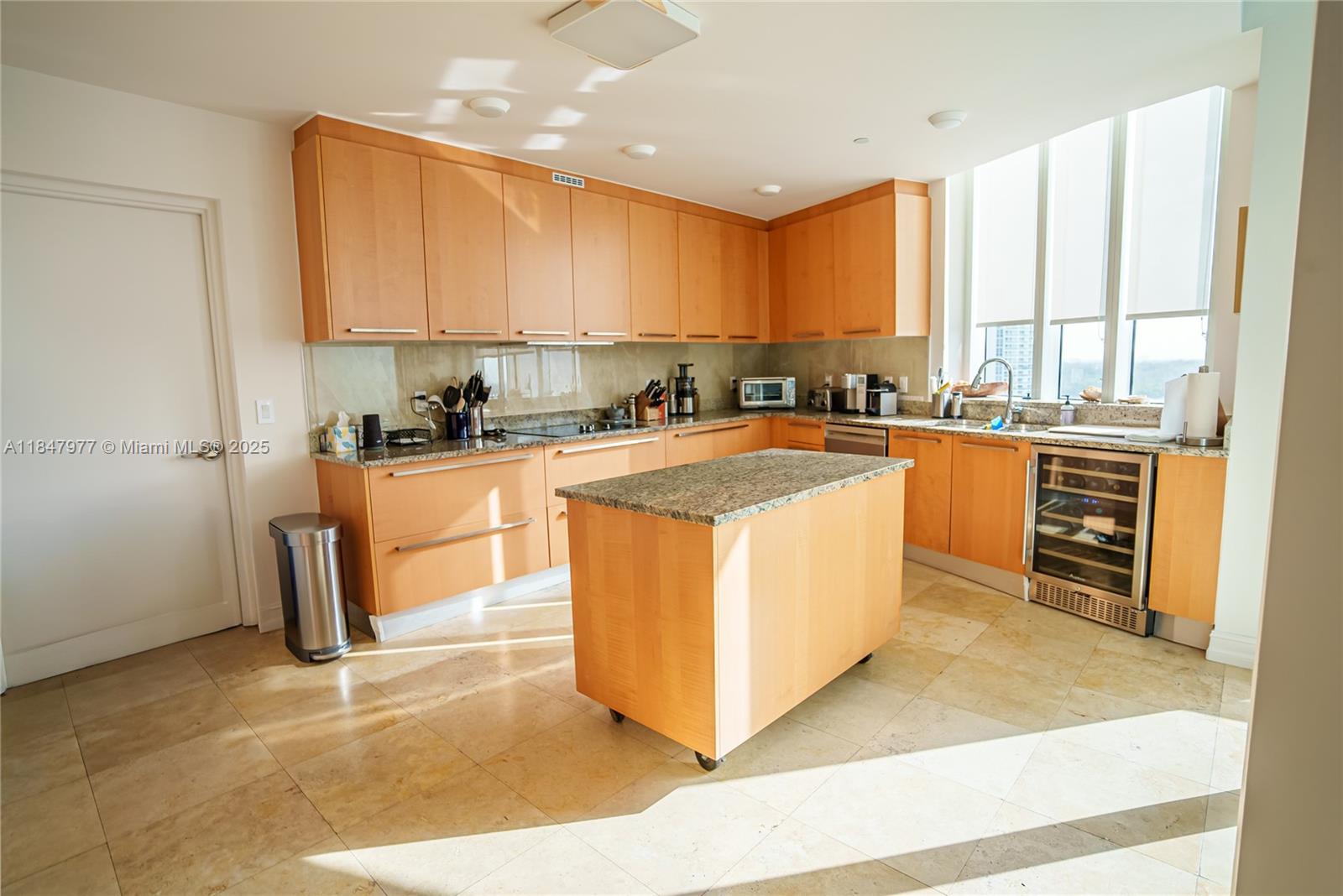 See details 1104 3 / 4 2327 sq. ft. $ 2025-07-28 0 Photo