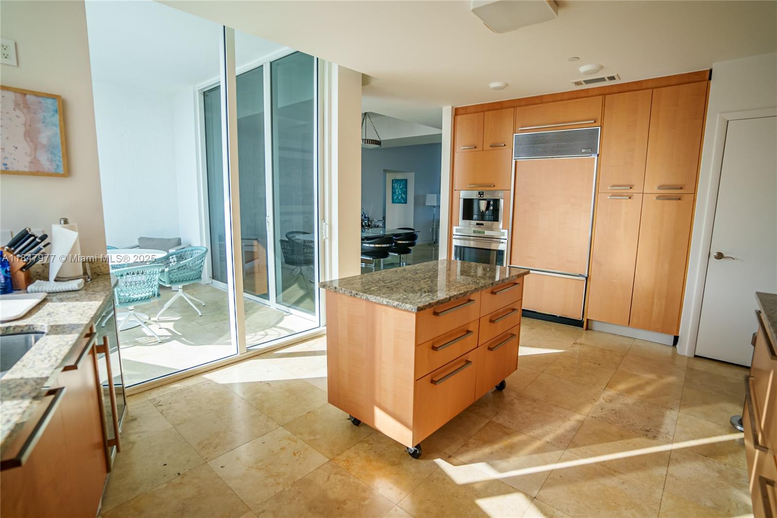 See details 1104 3 / 4 2327 sq. ft. $ 2025-07-28 0 Photo