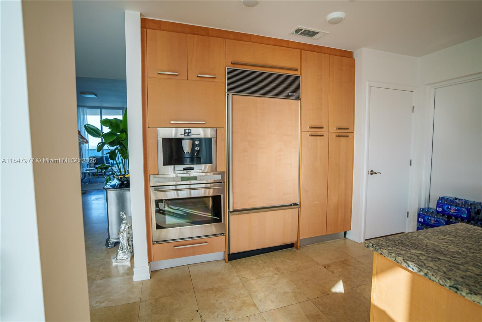 See details 1104 3 / 4 2327 sq. ft. $ 2025-07-28 0 Photo