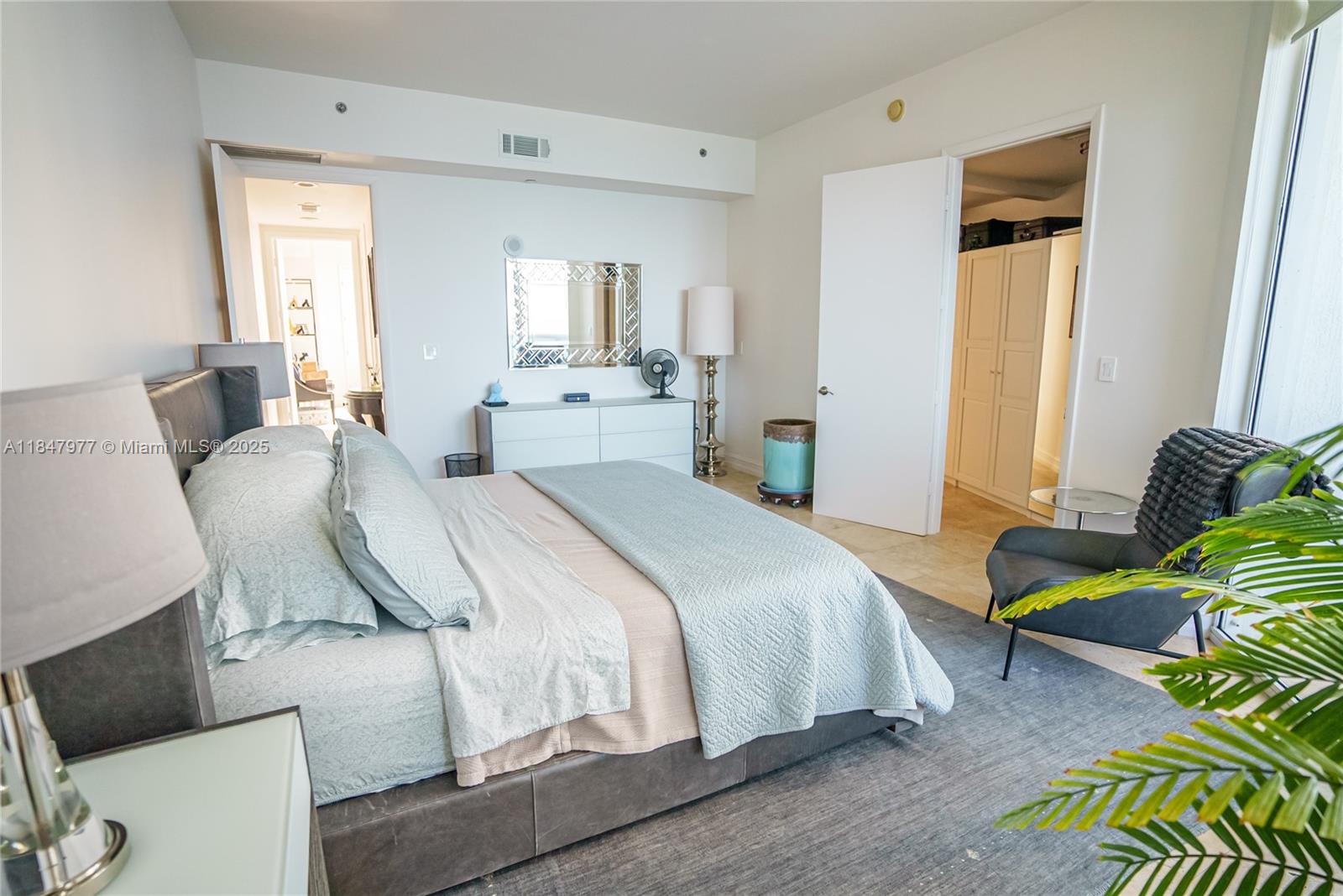 See details 1104 3 / 4 2327 sq. ft. $ 2025-07-28 0 Photo