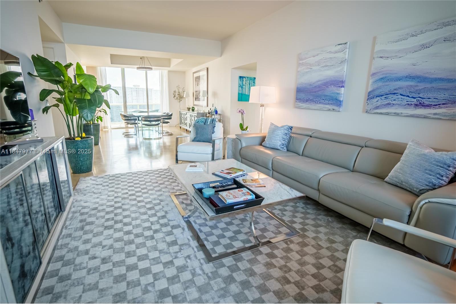 See details 1104 3 / 4 2327 sq. ft. $ 2025-07-28 0 Photo