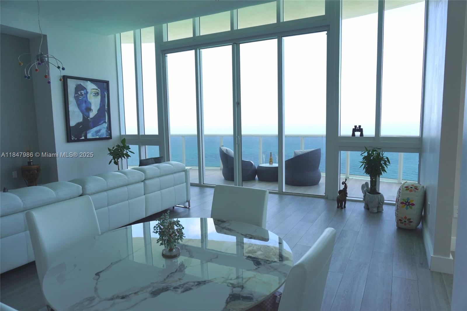 See details 4301 3 / 4 2768 sq. ft. $ 2025-07-28 0 Photo