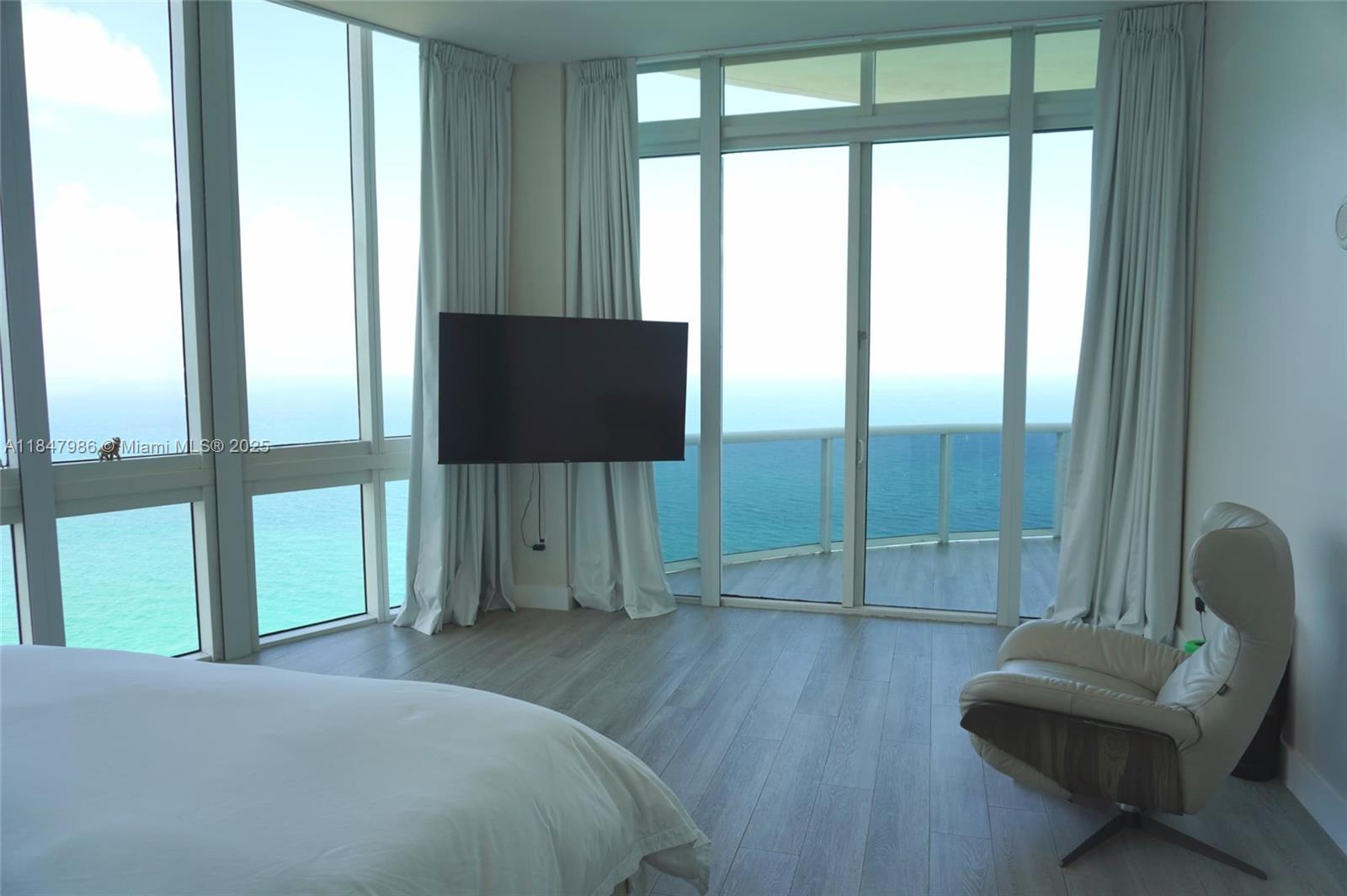 See details 4301 3 / 4 2768 sq. ft. $ 2025-07-28 0 Photo