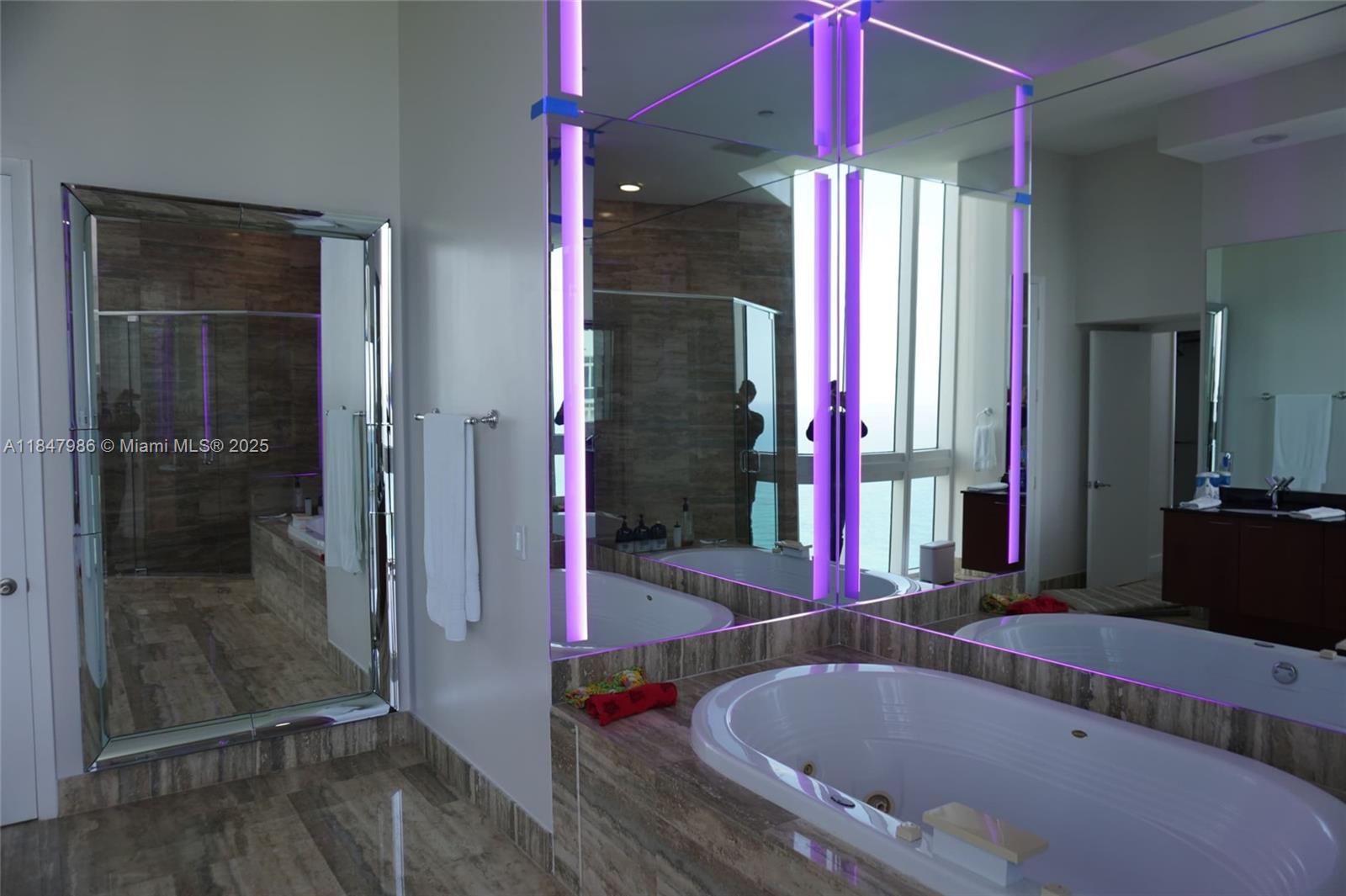 See details 4301 3 / 4 2768 sq. ft. $ 2025-07-28 0 Photo