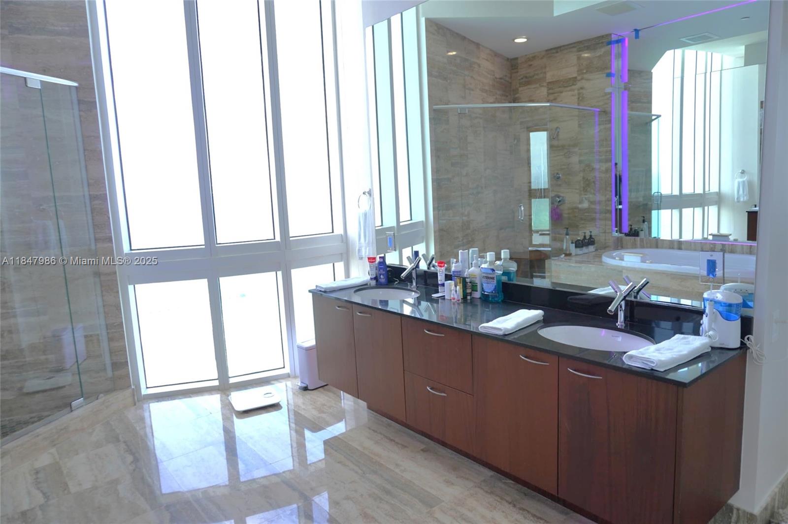 See details 4301 3 / 4 2768 sq. ft. $ 2025-07-28 0 Photo