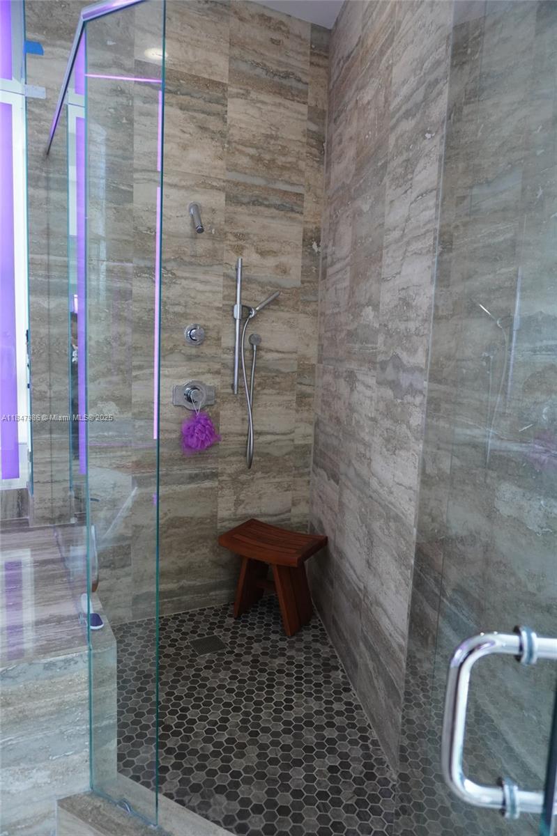 See details 4301 3 / 4 2768 sq. ft. $ 2025-07-28 0 Photo