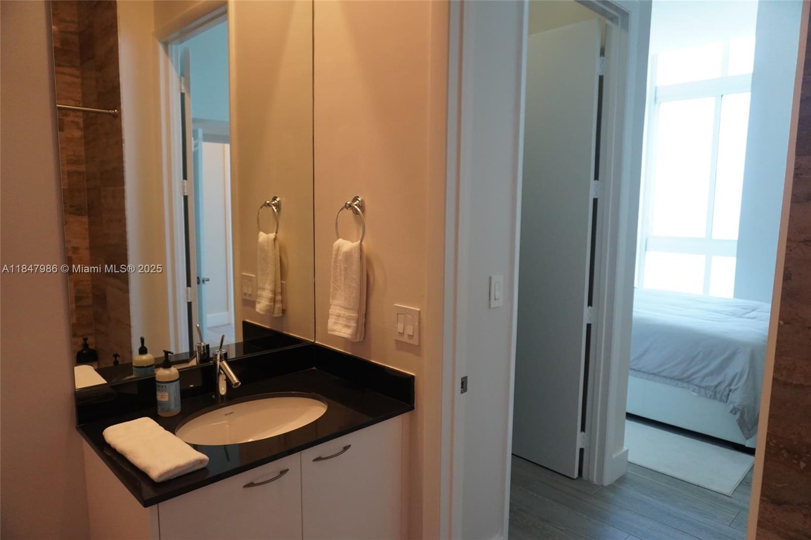 See details 4301 3 / 4 2768 sq. ft. $ 2025-07-28 0 Photo