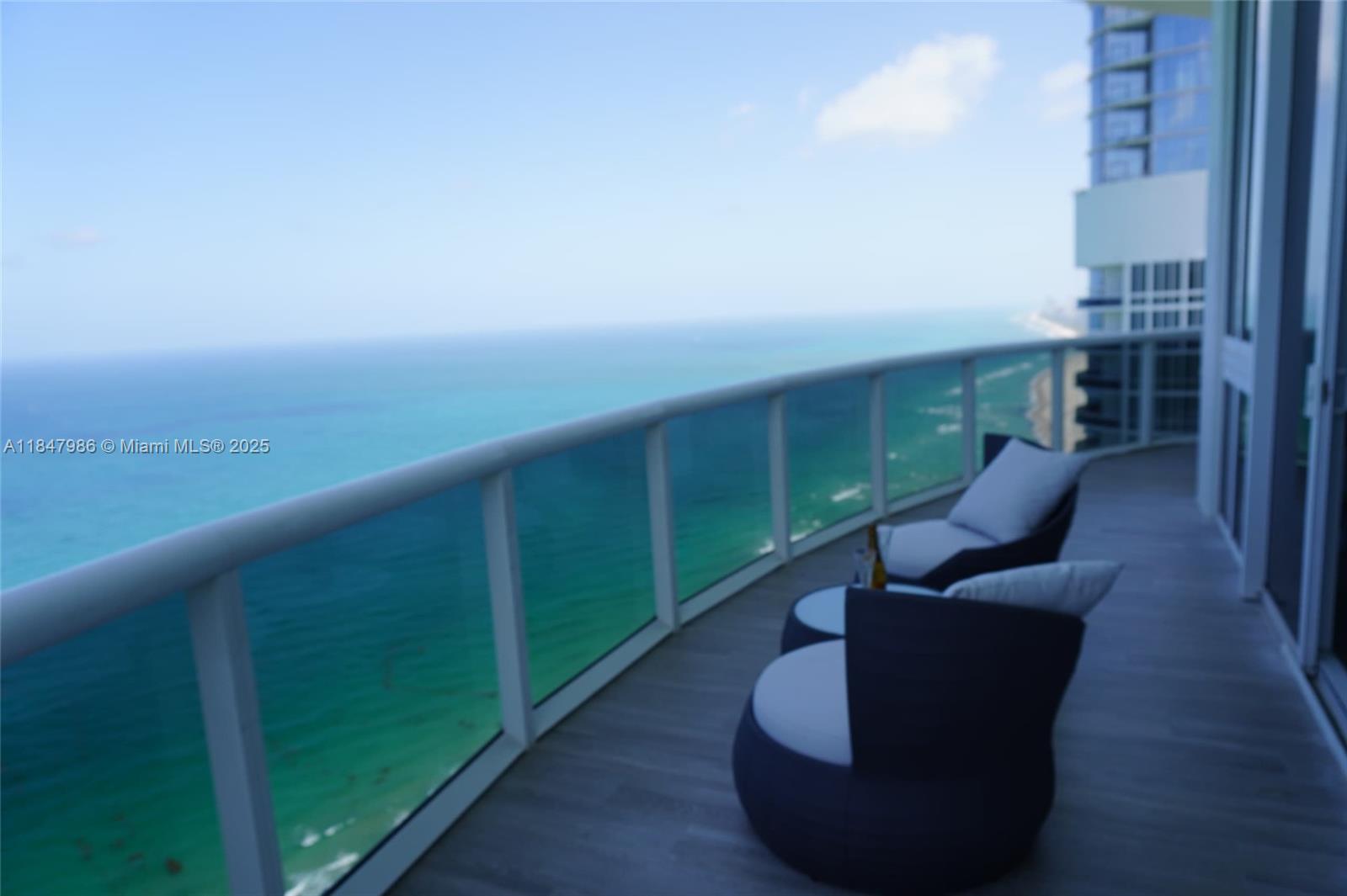 See details 4301 3 / 4 2768 sq. ft. $ 2025-07-28 0 Photo