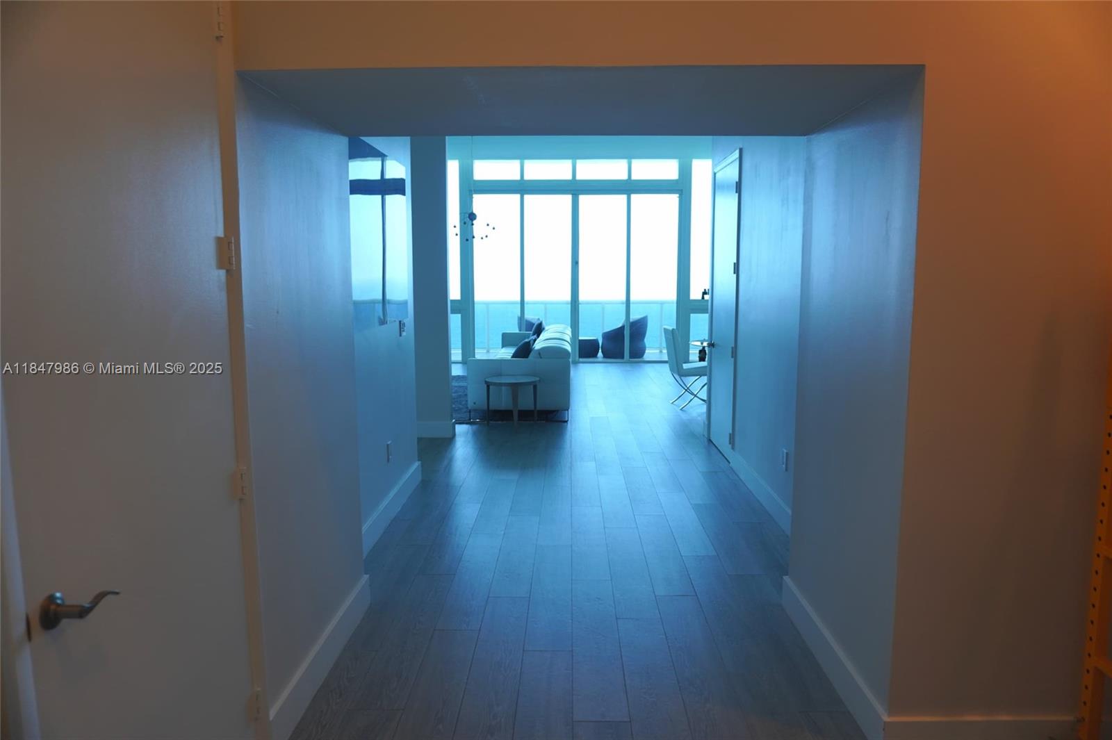 See details 4301 3 / 4 2768 sq. ft. $ 2025-07-28 0 Photo