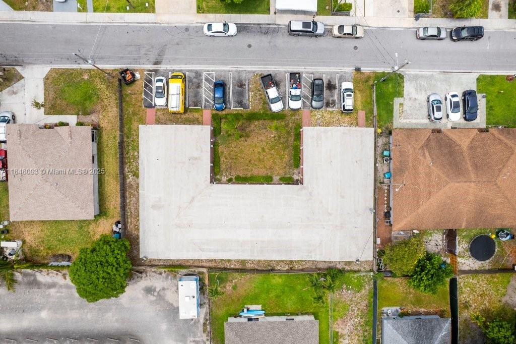 Ver detalles / 4242 sq. ft. $ 2025-07-28 0 foto