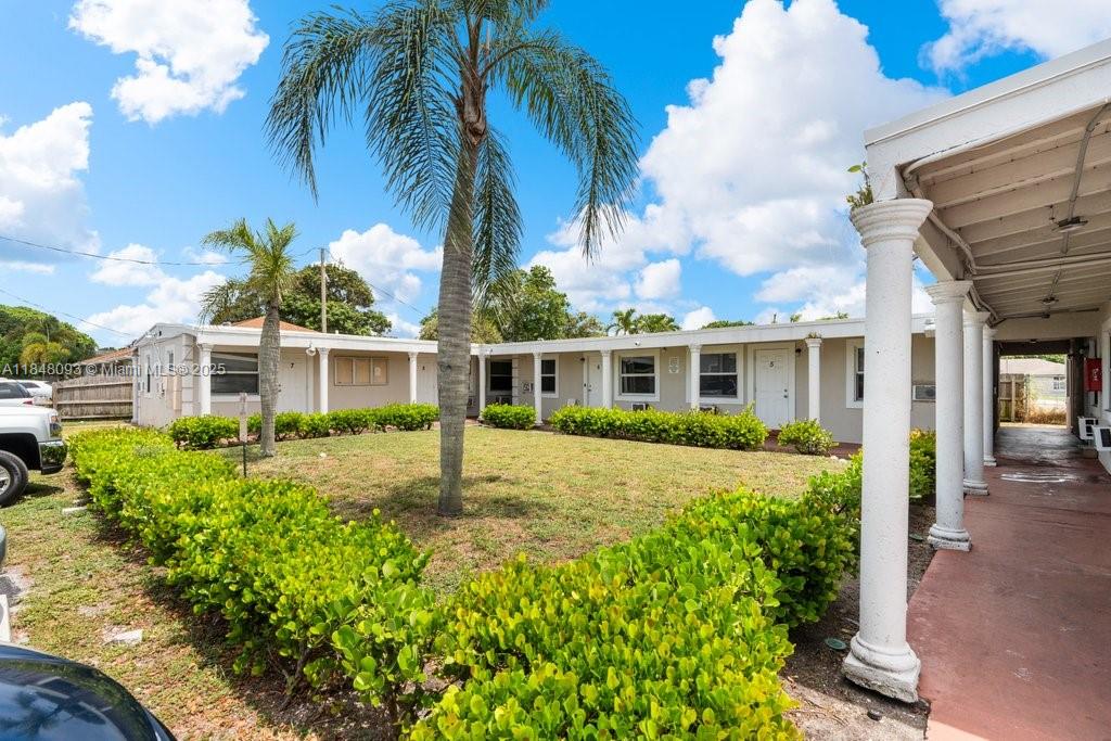 Ver detalles / 4242 sq. ft. $ 2025-07-28 0 foto